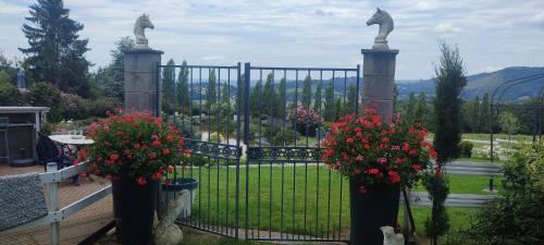 Saint-Girons Bed & Breakfast | Domaine Le Lanis Chambre d'hôtes avec pscine