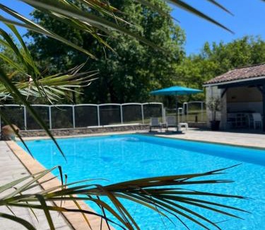 Gourdon Bed & Breakfast | Domaine Rossignol Tournesol