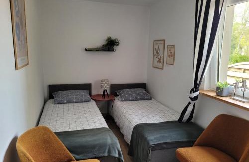 Dlugie House | Domek na lipowym wzgórzu