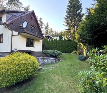 gmina Kaliska House | Domek nad Jeziorem Trzechowskim w lesie letniskowy na wsi