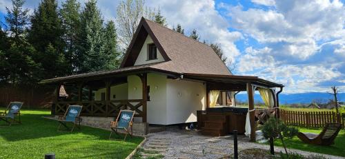 Janowice Wielkie House | Domek pod Świerkami & Jacuzzi