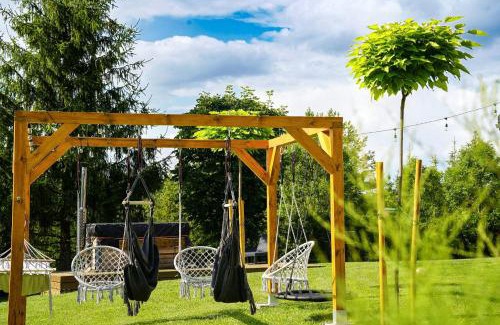 Sejny House | Domek z kominkiem nad jeziorem z jacuzzi ogrodowym