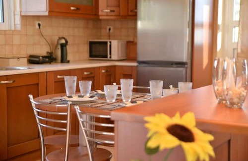 Spata-Artemida Apartment | Domelia's Luxury Apartment near Airport & beach