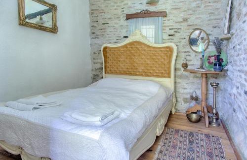 Cloasterf House | Dominic Boutique - Atelier