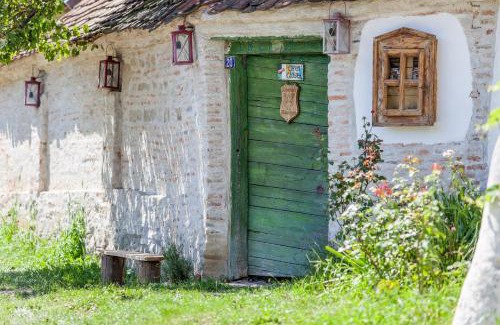 Cloasterf House | Dominic Boutique - Gardener's Cottage
