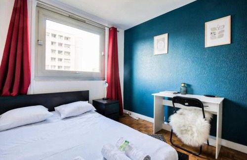 Gambetta Apartment | Dominos - La Defense Family Apartment 10P