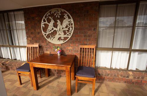 Donald Hotel | Donald Motor Lodge