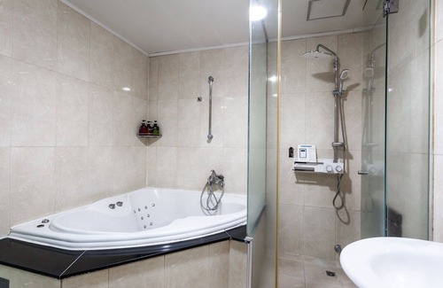 Dongducheon Hotel | Dongducheon Hive