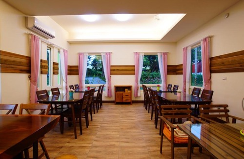 Jiji House | DooDoo B&B