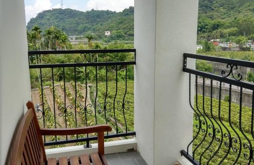 Jiji House | DooDoo B&B