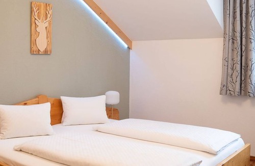 Feldkirchen in Kaernten Bed & Breakfast | Doppelzimmer Superior, Dusche Oder Bad, WC - Pension Fischinger