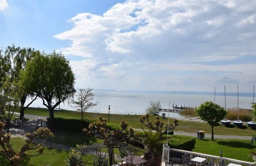 Podersdorf am See House | Doppelzimmer, Dusche, WC, Ost - Seehotel Herlinde