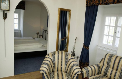 Halbturn House | Doppelzimmer Komfort mit Dusche, WC - Wohnen im Schloss - Knappenstöckl