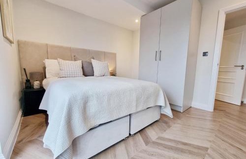Dorchester Apartment | Dorchester Centre Apartment - Free Parking & Views