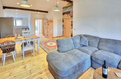 Ningwood Cottage | Dornfelder - UKC3209
