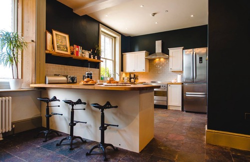Winterborne Kingston House | Dorset Rural Country Retreat, 6 Acres, Hot Tub, Sleeps 20, near Jurassic Coast