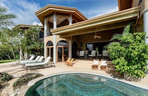 Panama Beach House | Dos Vistas