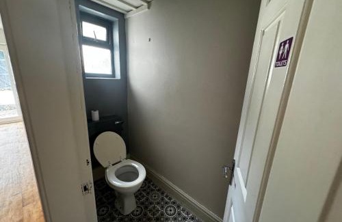Little Hulton House | Double-Bed Manchester Close To Bolton City Centre C4