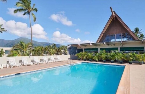 Kahului Apartment | Double-Bed Room w/WiFi & Views of Courtyard & Tropical Gardens