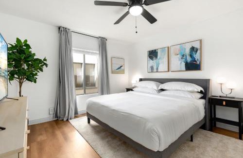 Alamitos Beach Apartment | Double King Suite with Patio Dining and Parking NRP21-00386
