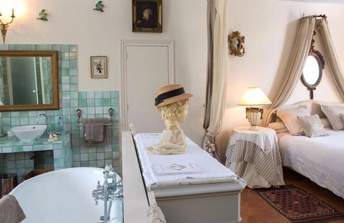 Suevres Bed & Breakfast | Double or Twin-Superior-Private Bathroom-Cassandre