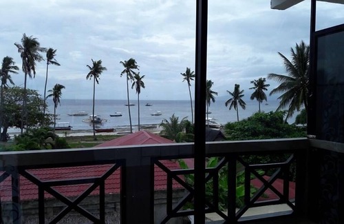 Panglao Apartment | Double Room By the Beach with Seaview and Balcony