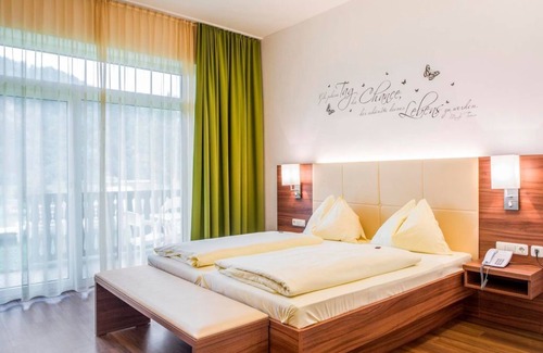 Schlogen House | Double room Danube Garden (1 adult + 1 child) bath, WC - Riverresort Donauschlinge
