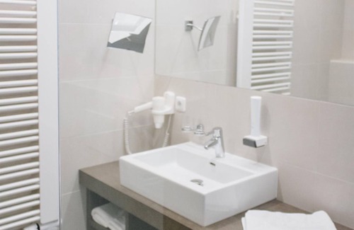 Neustift im Muehlkreis Bed & Breakfast | Double room de luxe, shower/WC - Gasthof-Pension Luger - on the Danube Cycle Path, Donausteig