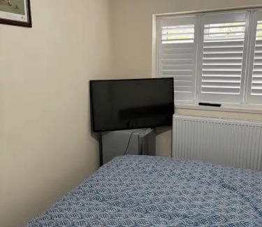 Heathfield Apartment | Double Room Ensuite in Croydon Family Home