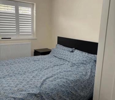 Heathfield Apartment | Double Room Ensuite in Croydon Family Home