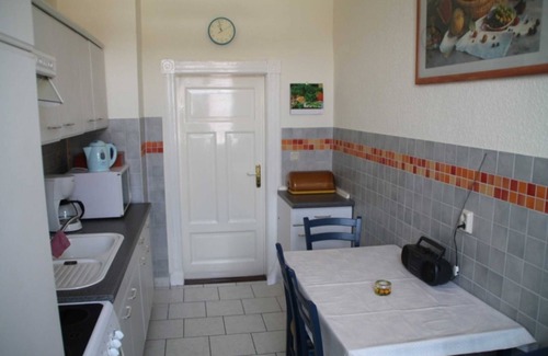 Burg Stargard Cottage | Double Room - Green Room - Pension Villa Martha