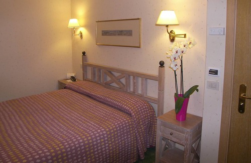 Sant'Elia Fiumerapido Bed & Breakfast | Double room in Villa Des Reves - surrounded by greenery near Montecassino