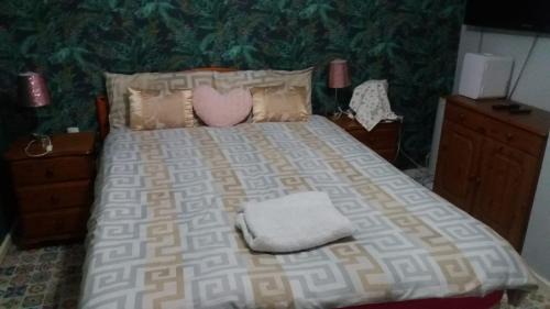 Dover House | Double room located within walking distance to seaside and town