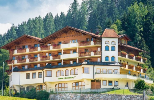 Kolsassberg Cottage | Double room next door - Hotel Pension Jägerhof KG
