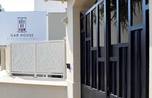 Bron House | Double room-Premium-Ensuite with Shower-Garden view