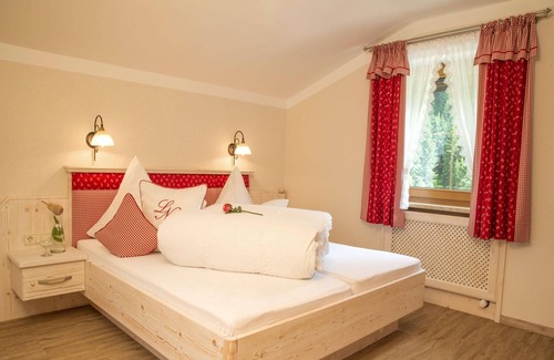 Gries im Sellrain Apartment | Double room with shower od. Bath, toilet - Landhaus Notburga