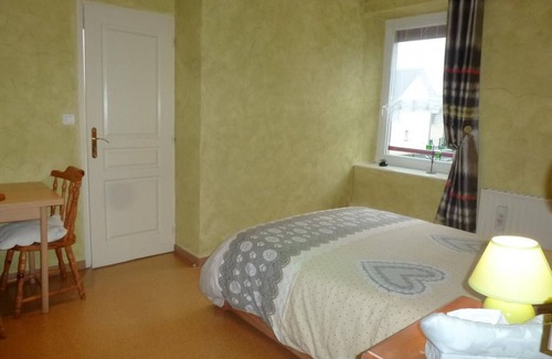Villafans Bed & Breakfast | Double room with lounge and garden in Villafans, Wifi, Guest table