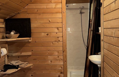 Vojnik House | Double Room with Private Bathroom