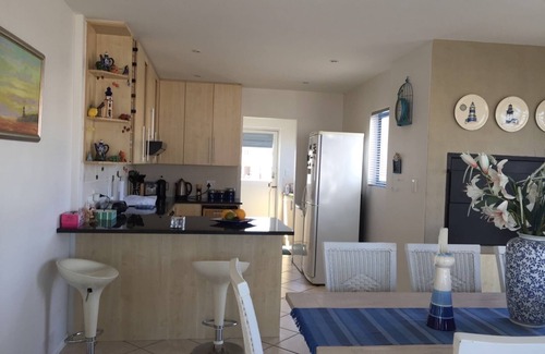 Mykonos House | Double storey luxury vacation house 3 min walk to beach (some ocean view