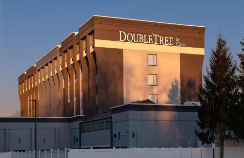 Cranbury Hotel | DoubleTree by Hilton Monroe Township Cranbury