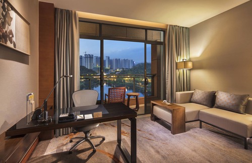Guangzhou Science City Hotel | DoubleTree by Hilton Guangzhou Science City-Free Shuttle Bus Service During Canton Fair Period