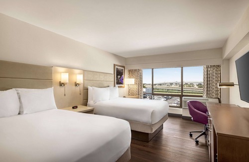 Kenner - Louis Armstrong International Airport Hotel | DoubleTree by Hilton Hotel New Orleans Airport