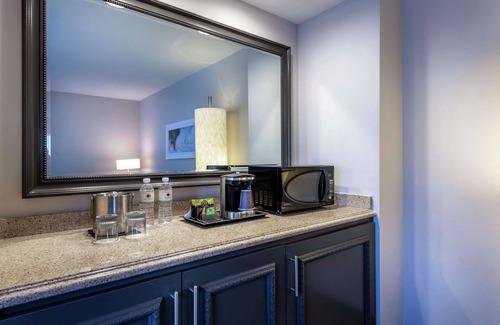 Norwalk Hotel | DoubleTree by Hilton Los Angeles - Norwalk