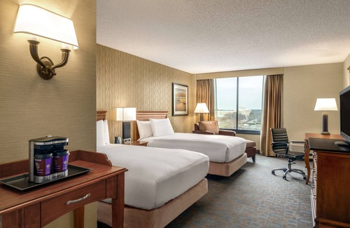 Somerset Hotel | Doubletree by Hilton Somerset Hotel and Conference Center