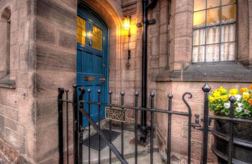 Chester House | Douglas Cottage