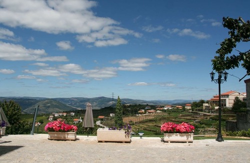 Armamar House | Douro house with pool