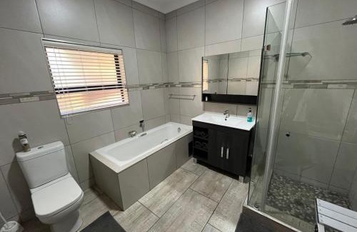Garsfontein House | Douwe Cottages