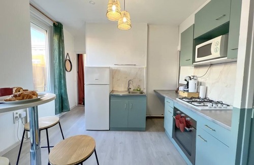 La Gare Apartment | Doux Pavillon - La Canopée: 8min walk from the station