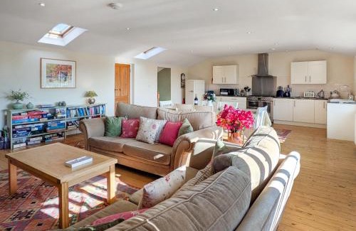 Halesworth House | Dove Cottage