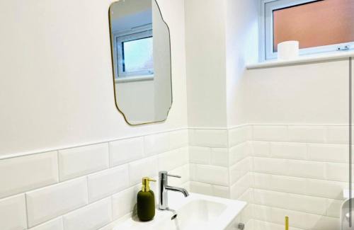 Dover Apartment | Dover Castle Luxury Apartment-Allocated Parking